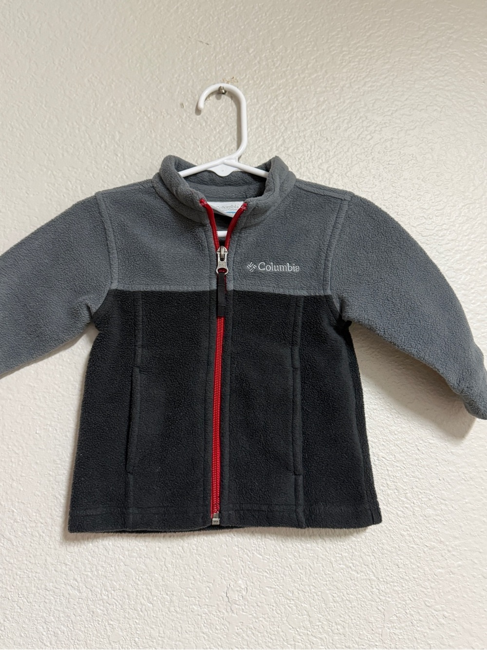 Columbia Two-Tone Gray Kids' Fleece Jacket with Red Zipper
